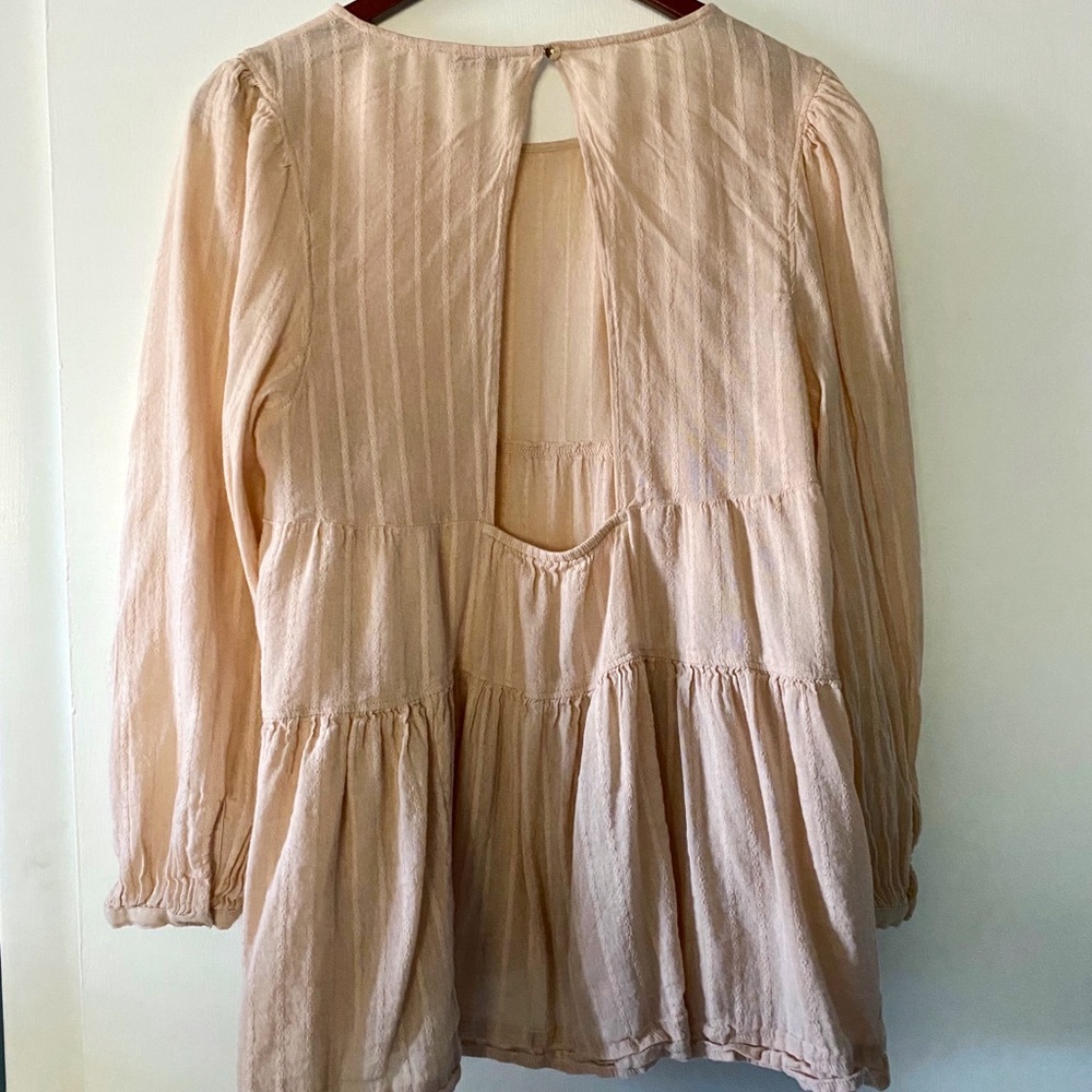 American Eagle blush open back shirt, size M - Picture 2 of 2